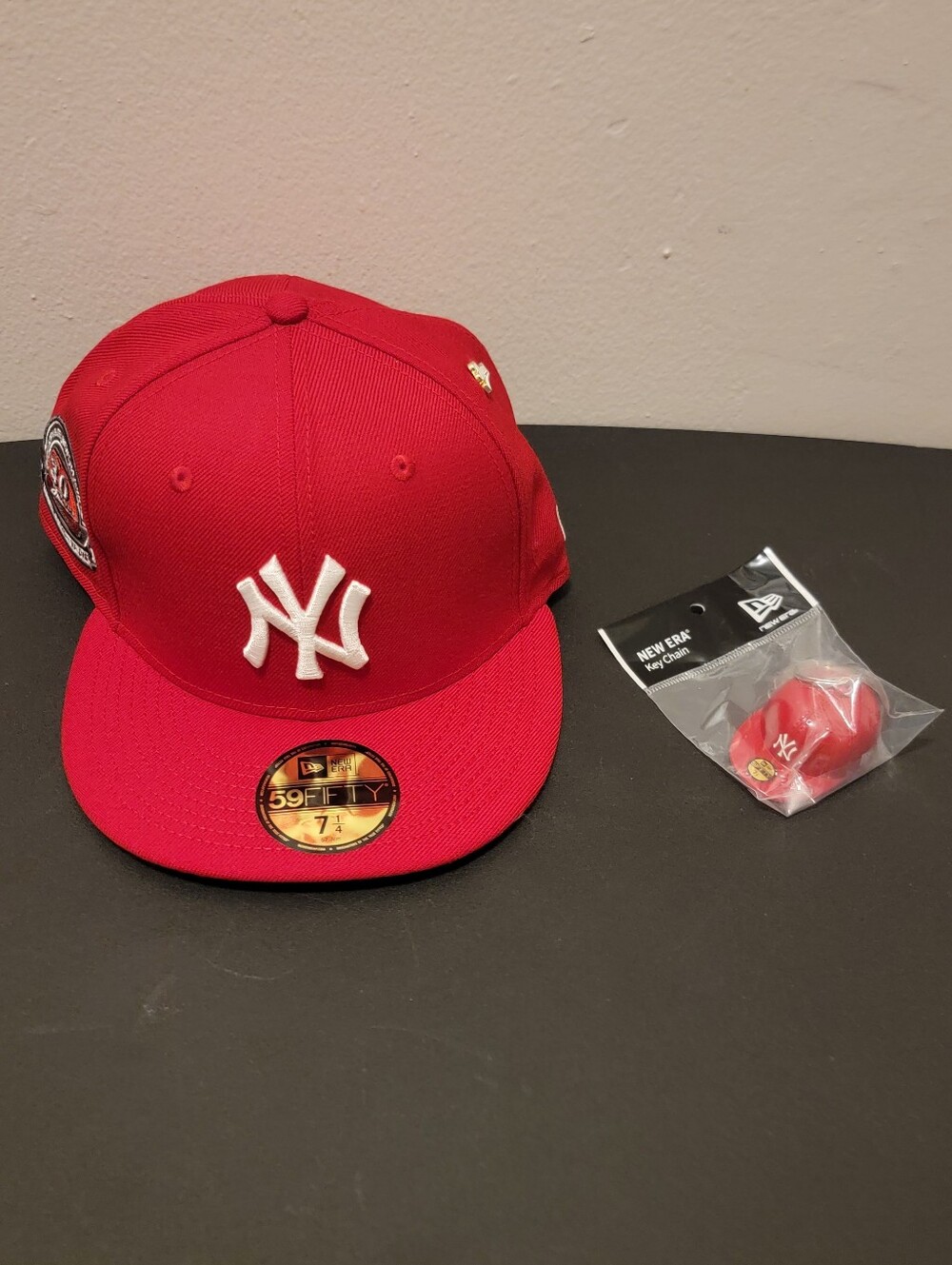 7 1/4 Yankees New Era x Spike Lee Red 59FIFTY 30th Anniversary Hat w/keychain